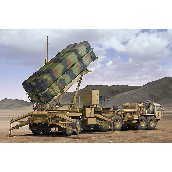 Trumpeter 01037 Сборная модель РС M983 HEMTT&M901 Launching Station of MIM-104F0 Patriot SAM System (PAC-3) (1:35)